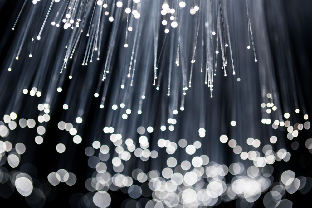 Fiber optic strands bundled together_RD