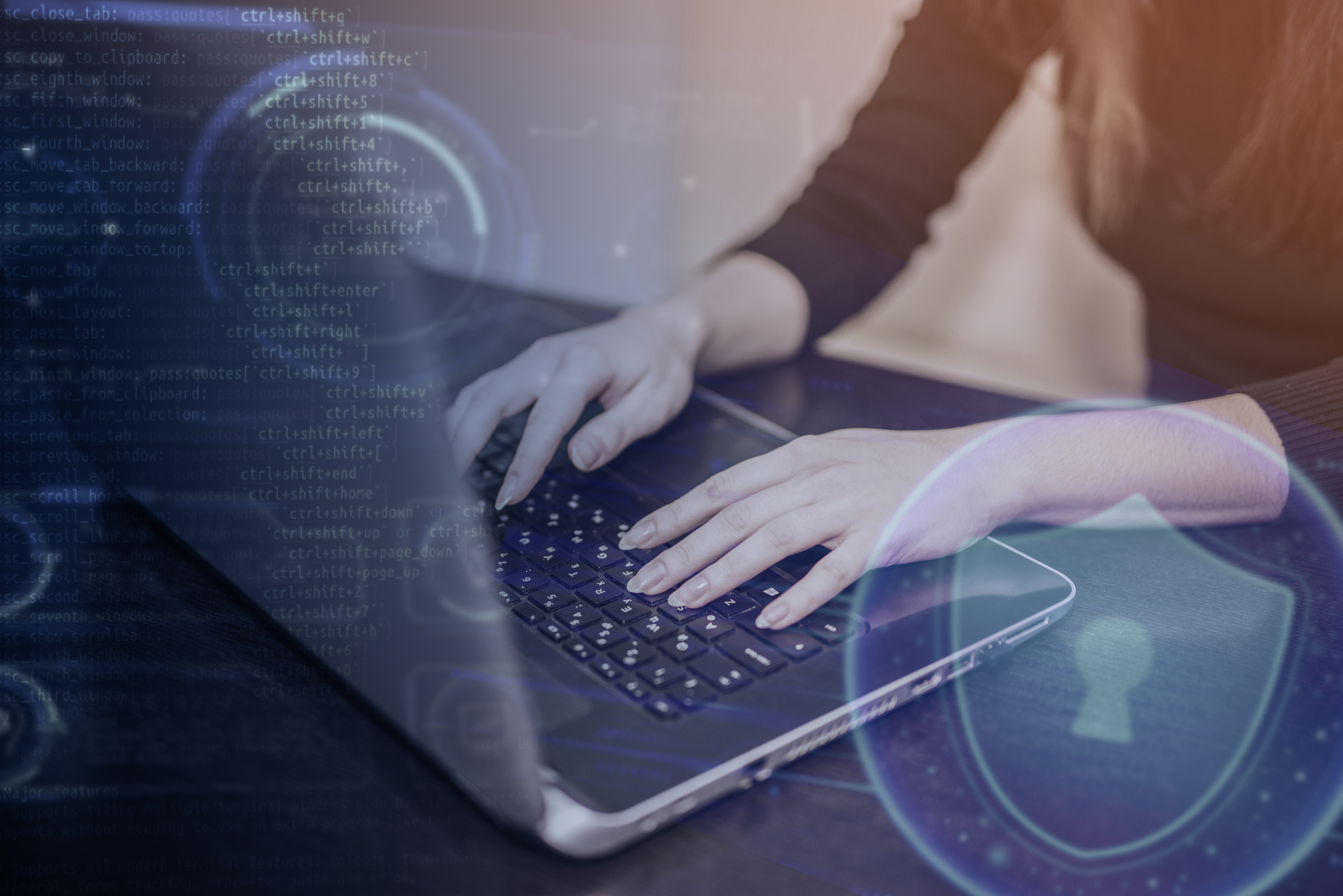 personne-travaillant-html-sur-ordinateur